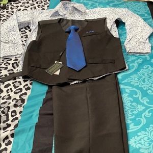 Vittorino boys 4 piece suit, size 12